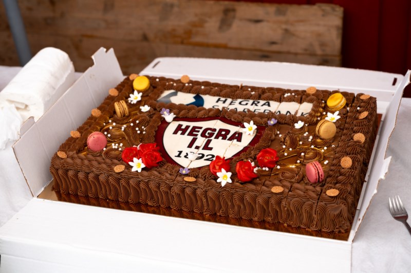 Hegra sparebank + Hegra IL. sjokoladekake