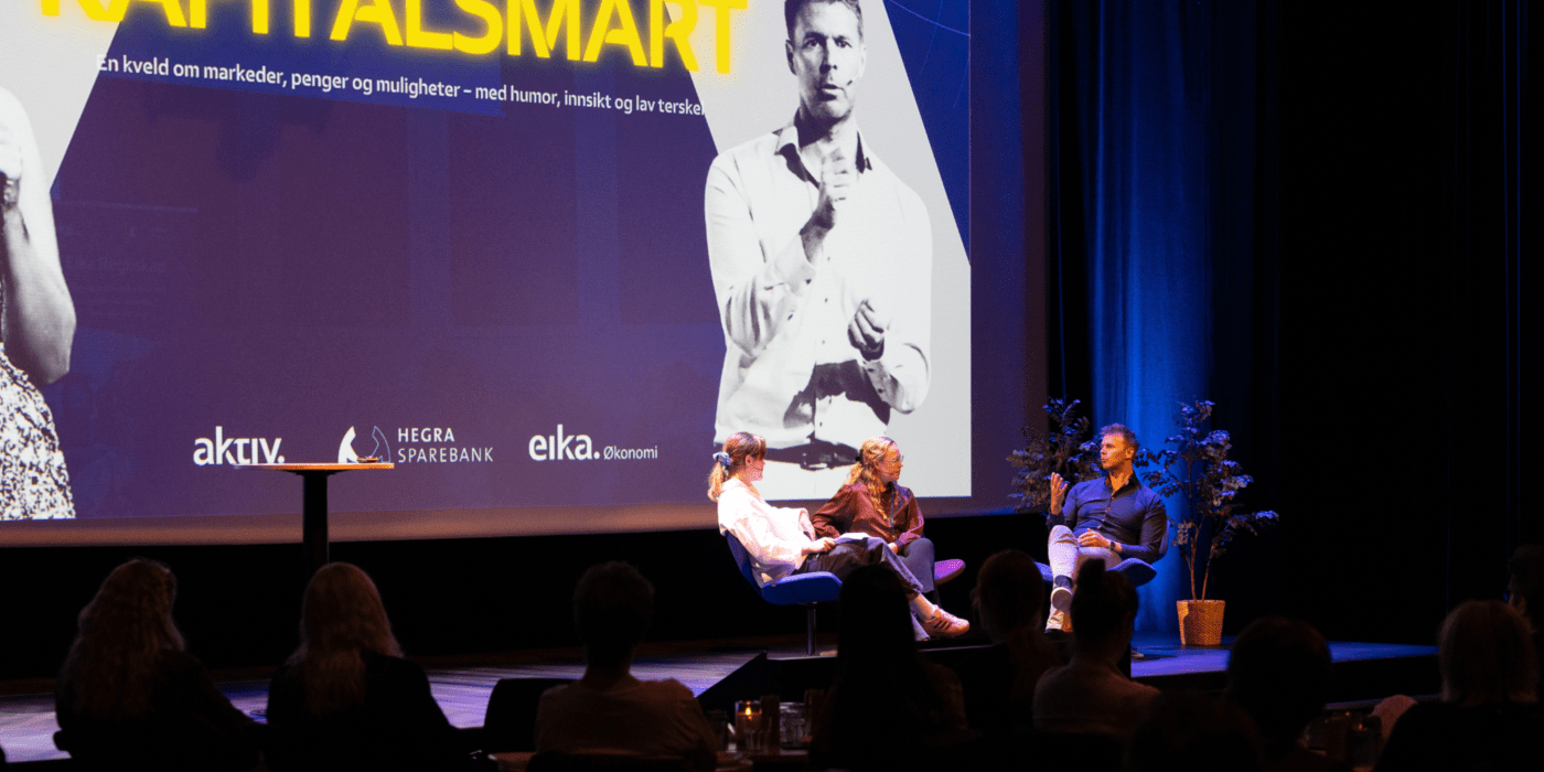 Marthe Balstad fagansvarlig på sparing i Hegra Sparebank sitter ned i en panelsamtale med direktør for salg og marked i Eika Kapitalforvaltning for å snakke om sparing.